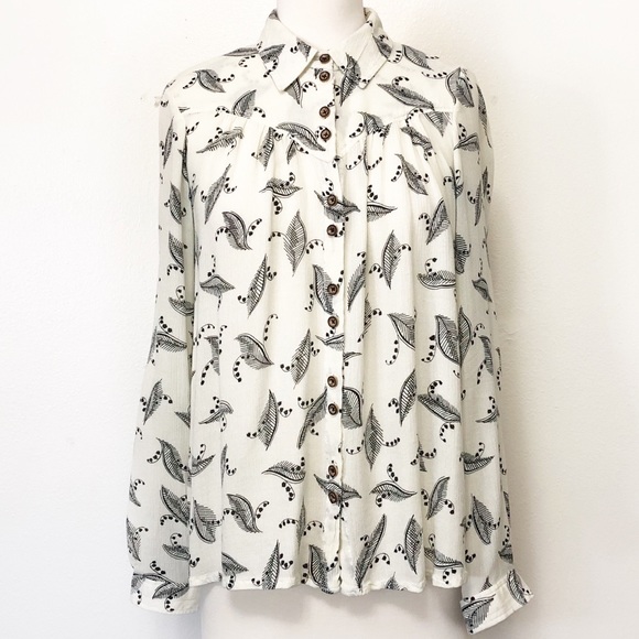 Anthropologie Tops - Anthropologie Maeve Button Down Blouse